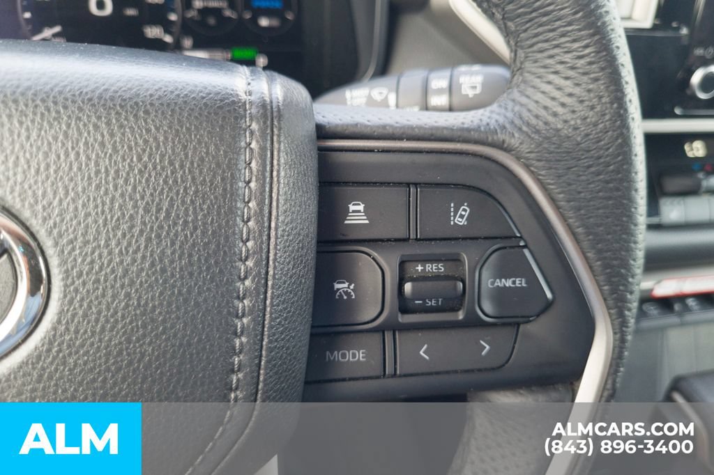 Used 2025 Toyota Sequoia SR5 AWD/4WD image 29