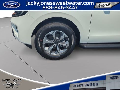 New 2027 Ford Expedition Max Active RWD image 9
