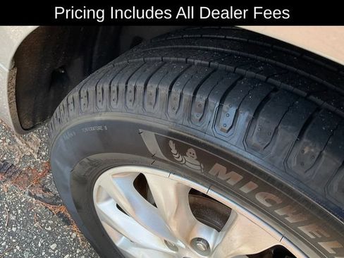 Used 2017 Chrysler Pacifica Touring-L FWD image 12