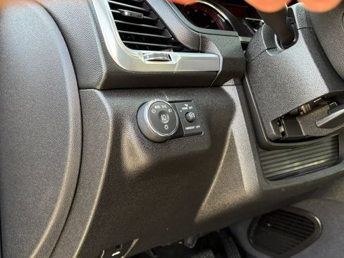 Used 2016 GMC Acadia SLT image 17