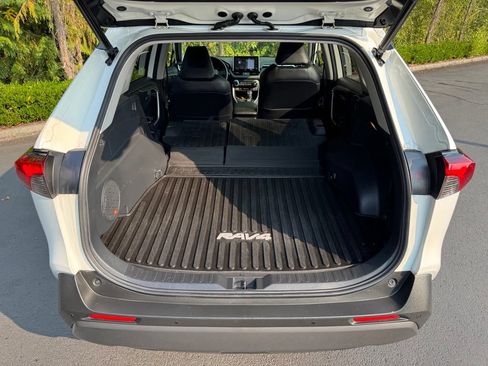 Used 2021 Toyota RAV4 Limited AWD/4WD image 33