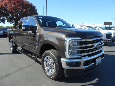 Used 2025 Ford F250 King Ranch w/ Chrome Package image 6