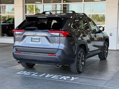 Used 2023 Toyota RAV4 XLE Premium image 15
