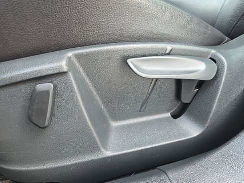 Used 2014 Volkswagen Tiguan SE image 16