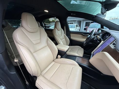 Used 2016 Tesla Model X Performance image 12