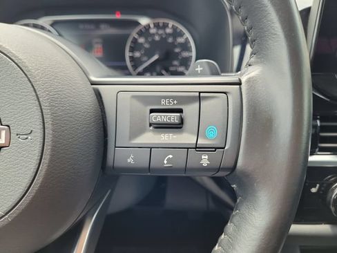 Certified 2025 Nissan Pathfinder SV FWD image 26