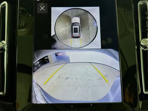 Certified 2026 Volvo XC40 B5 Plus w/ Protection Package Premier image 14