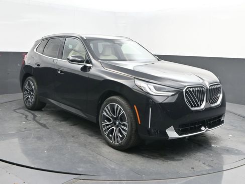 Used 2025 BMW X3 xDrive30i w/ Premium Package image 1