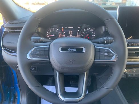 New 2026 Jeep Compass Latitude image 17