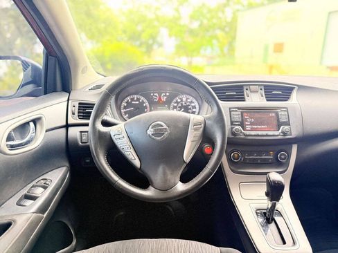 Used 2015 Nissan Sentra SV FWD image 13