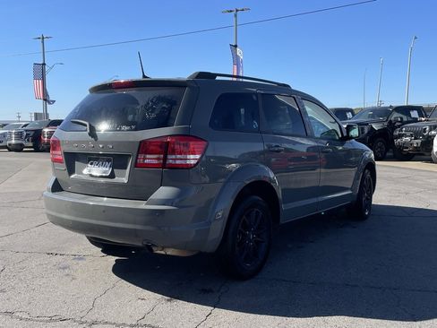 Used 2020 Dodge Journey SE w/ SE Popular Equipment Group image 8