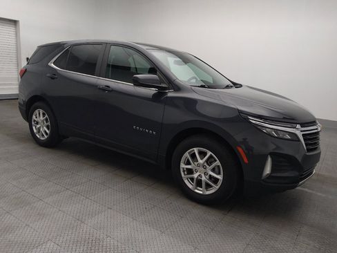 Used 2022 Chevrolet Equinox LT w/ Driver Convenience Package image 11