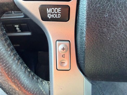 Used 2018 Toyota 4Runner SR5 AWD/4WD image 14