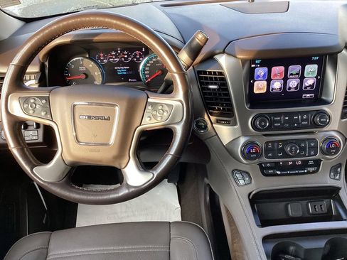 Used 2018 GMC Yukon XL Denali w/ Denali Ultimate Package AWD/4WD image 21