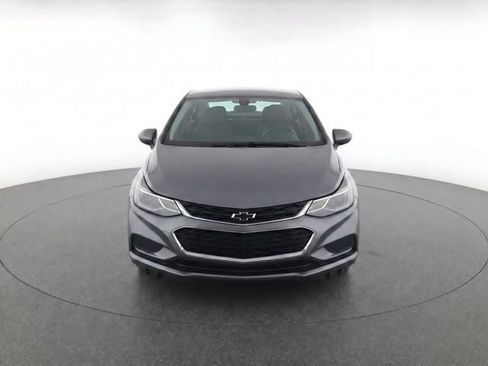 Used 2018 Chevrolet Cruze LT FWD image 5