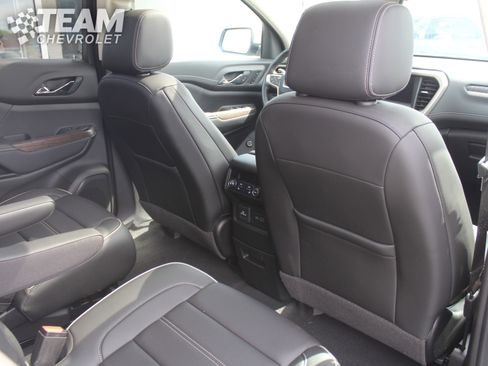 Certified 2021 GMC Acadia Denali w/ Denali Ultimate Package AWD/4WD image 29