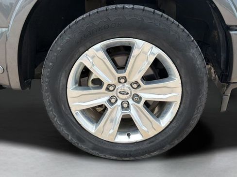 Used 2019 Ford F150 Platinum w/ Equipment Group 701A Luxury AWD/4WD image 9
