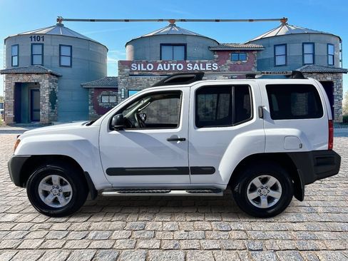 Used 2011 Nissan Xterra S AWD/4WD image 2