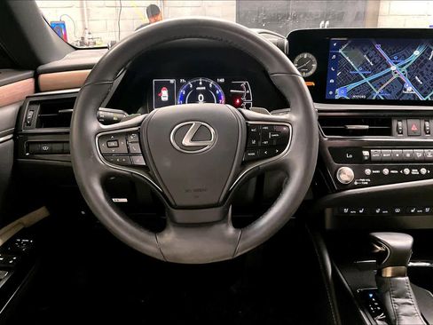 Used 2024 Lexus ES 350 image 6
