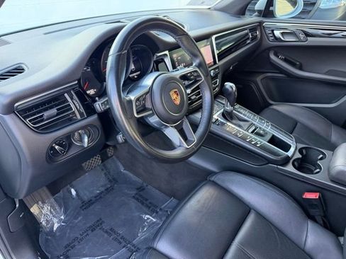Used 2019 Porsche Macan AWD/4WD image 4