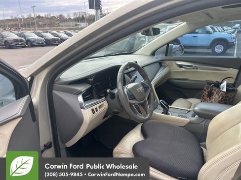 Used 2017 Cadillac XT5 Premium Luxury w/ Driver Assist Package image 10