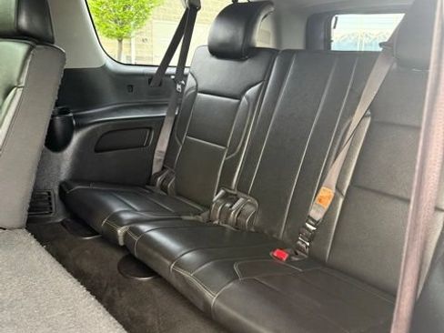 Used 2017 GMC Yukon XL SLT AWD/4WD image 32