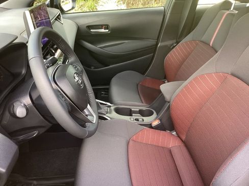 Used 2026 Toyota Corolla SE FWD image 3