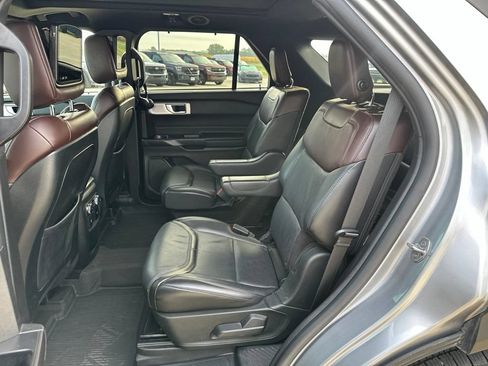 Used 2020 Ford Explorer Platinum w/ Premium Technology Package AWD/4WD image 26