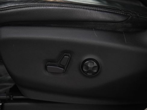 Used 2018 Chrysler Pacifica Touring-L Plus image 30