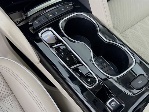 Certified 2023 Buick Envision Avenir image 18