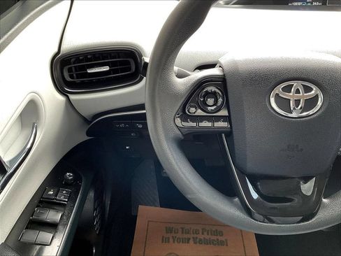 Used 2021 Toyota Prius LE AWD/4WD image 11