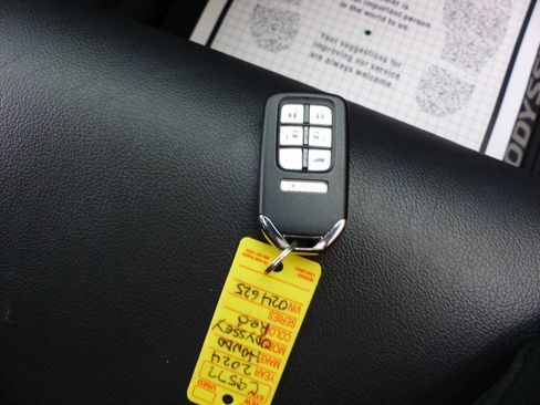 Used 2024 Honda Odyssey Sport image 55