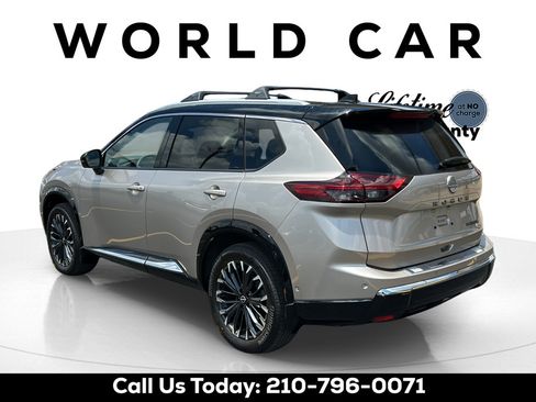 Used 2025 Nissan Rogue Platinum FWD image 5
