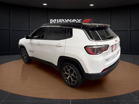 Used 2025 Jeep Compass Limited AWD/4WD image 3