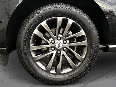 Used 2020 Ford Expedition Limited RWD image 11