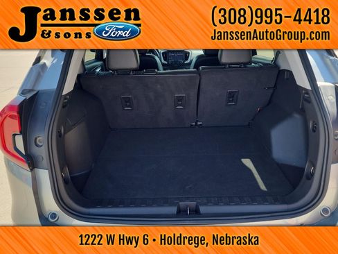 Used 2023 GMC Terrain SLT AWD/4WD image 10