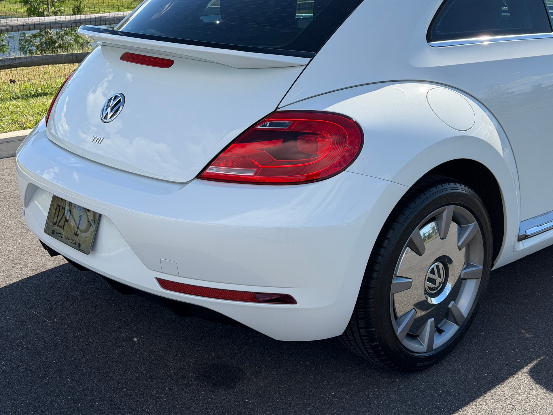 Used 2014 Volkswagen Beetle TDI FWD image 20