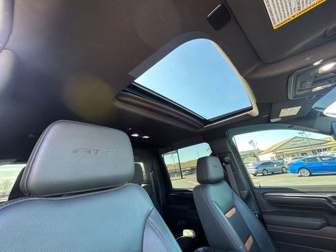 Used 2025 GMC Sierra 2500 AT4 w/ AT4 Premium Plus Package image 28