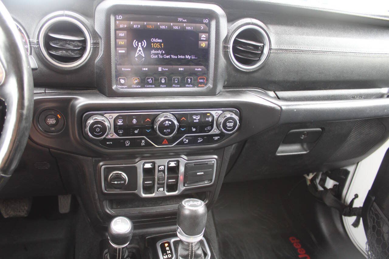 Used 2018 Jeep Wrangler Unlimited Sahara w/ Uconnect 4C Nav & Sound Group AWD/4WD image 13