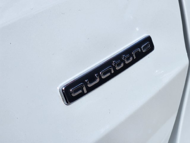 Used 2024 Audi Q3 2.0T Premium Plus w/ Premium Plus Package AWD/4WD image 12