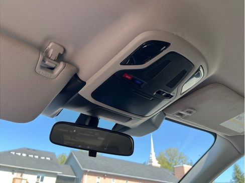 Used 2024 Subaru Outback Premium image 12