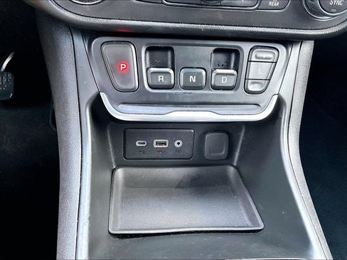 Used 2020 GMC Terrain SLT AWD/4WD image 32