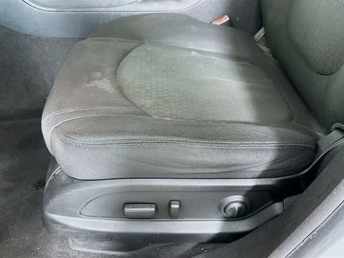 Used 2012 GMC Acadia SLE image 31