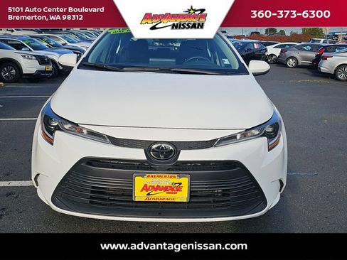 Used 2024 Toyota Corolla LE image 8