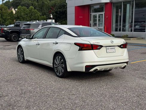 Used 2025 Nissan Altima 2.5 SL FWD image 6
