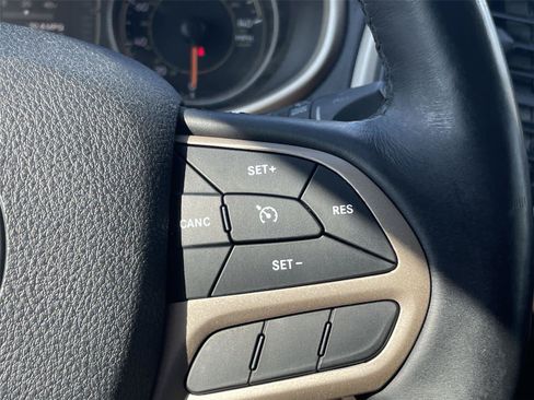 Used 2018 Jeep Cherokee Latitude w/ Altitude Package AWD/4WD image 20