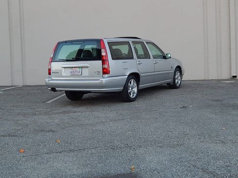 Used 2000 Volvo V70 GLT FWD image 3