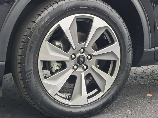 Used 2025 Ford Escape Platinum AWD/4WD image 22
