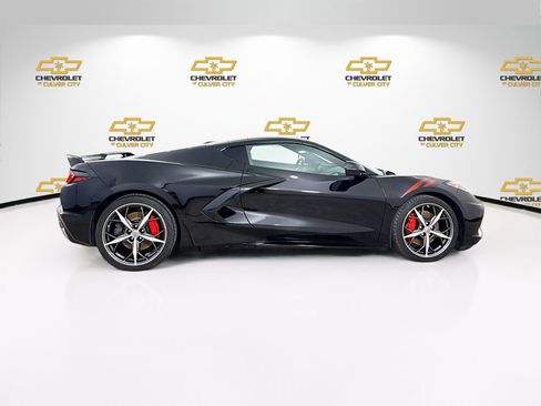Used 2022 Chevrolet Corvette Stingray Preferred Cpe w/ Z51 Performance Package RWD image 9
