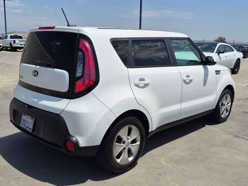 Used 2015 Kia Soul FWD image 6